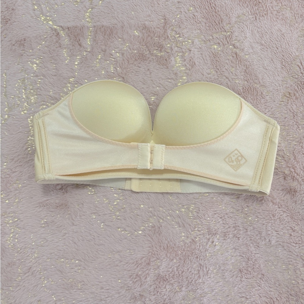 Viral Women Front Closure Wireless Strapless Push Up Bra in beige
